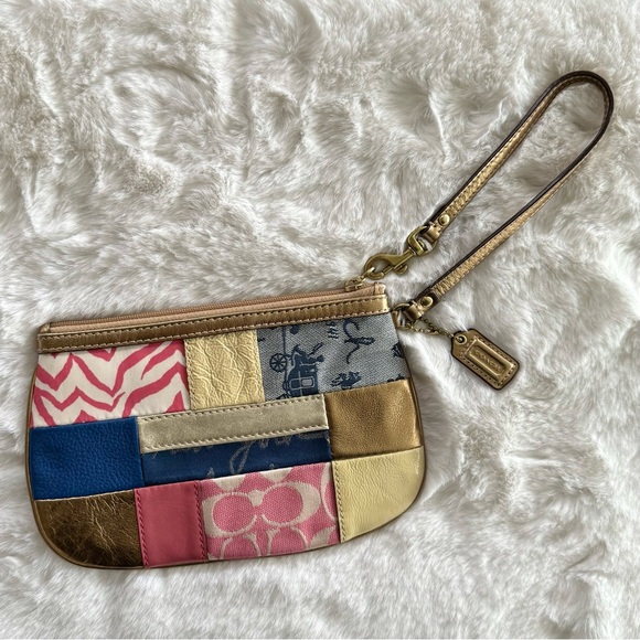 COACH F45653 Y2K Patchwork Wristlet • Mixed Leather Fabric Canvas Gold Multi - Picture 4 of 8